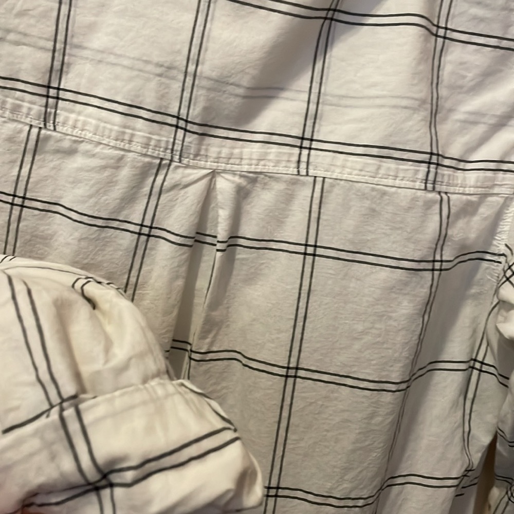 H&M Button Up Top - Picture 4 of 4